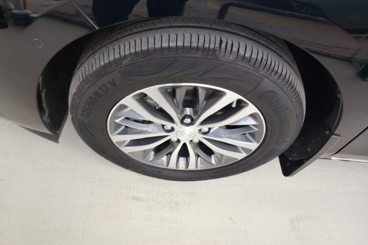 Used Buick GL8 2023 ES Lu Zun Deluxe Model Left Front Wheel Hub