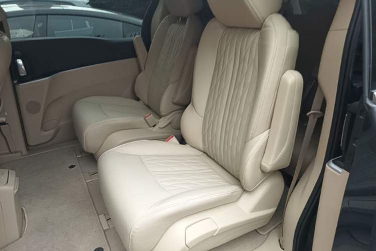 Used Buick GL8 2023 Land Executive Class 652T Luxury Model Left Rear Seat