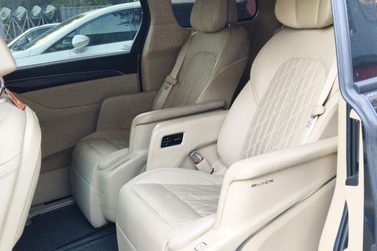 Used Buick GL8 2023 ES Lu Zun Luxury Model Left Rear Seat