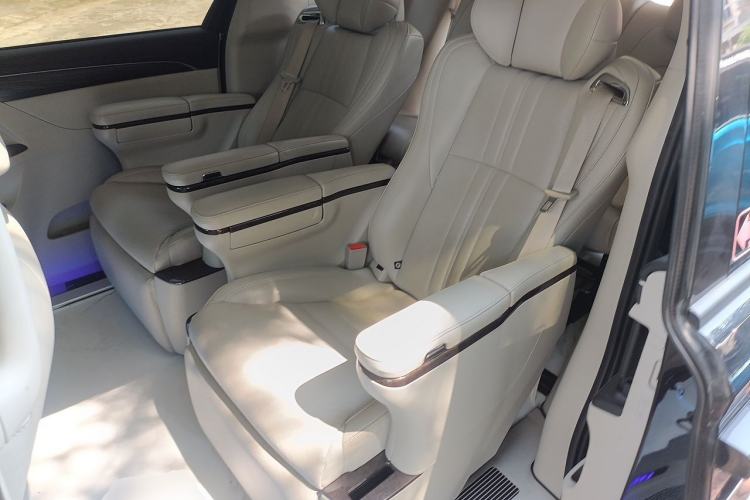 Used Buick GL8 2023 ES Lu Zun Comfort Model Left Rear Seat