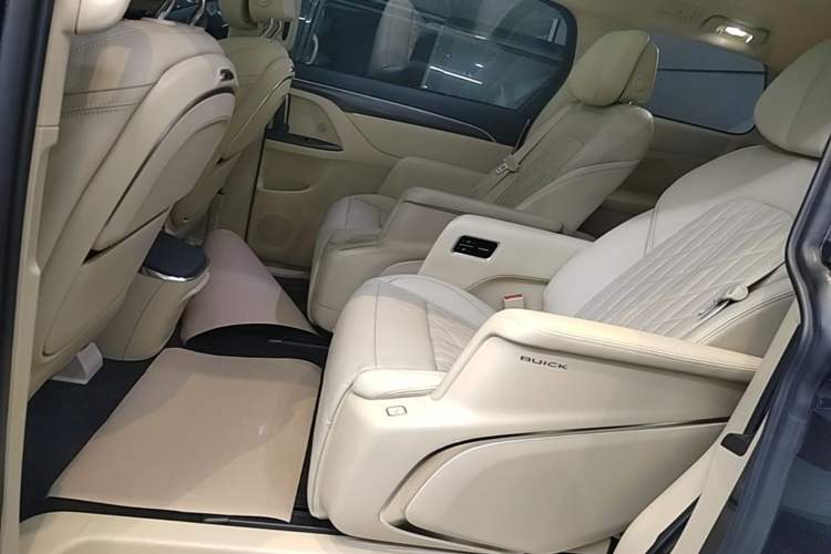 Used Buick GL8 2023 ES Lu Zun Luxury Model Left Rear Seat