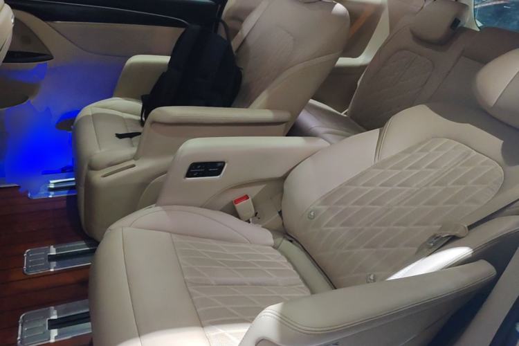 Used Buick GL8 2023 ES Lu Zun Luxury Model Left Rear Seat