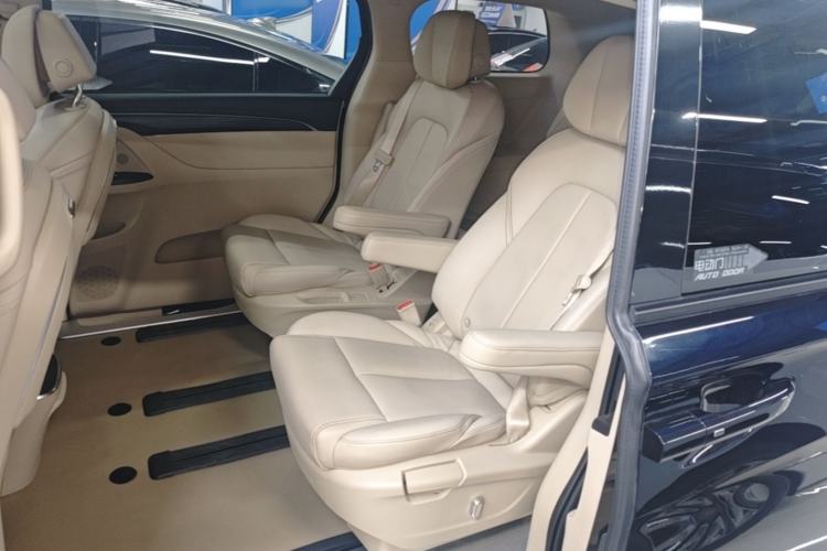 Used Buick GL8 2023 ES Lu Zun Deluxe Model Left Rear Seat