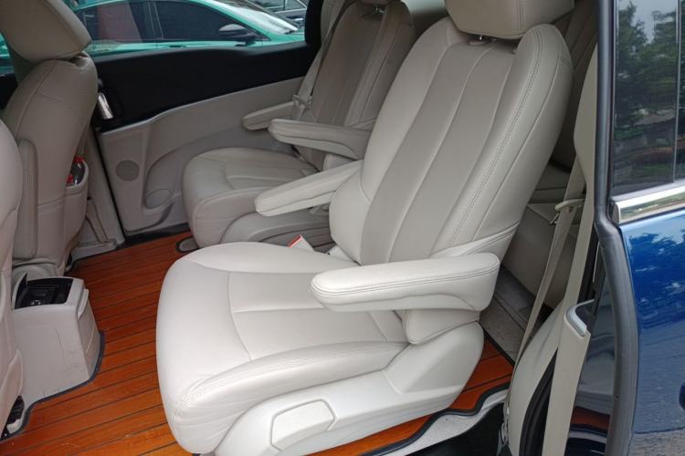 Used Buick GL8 2023 Land Executive Class Smart Enjoyment Model Left Rear Seat