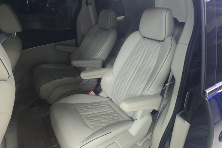 Used Buick GL8 2023 Land Executive Class 652T Luxury Model Left Rear Seat