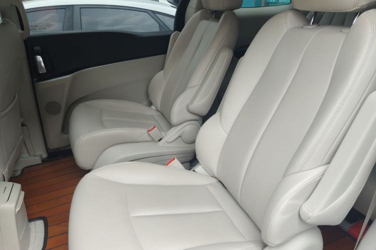 Used Buick GL8 2023 Land Executive Class Smart Enjoyment Model Left Rear Seat