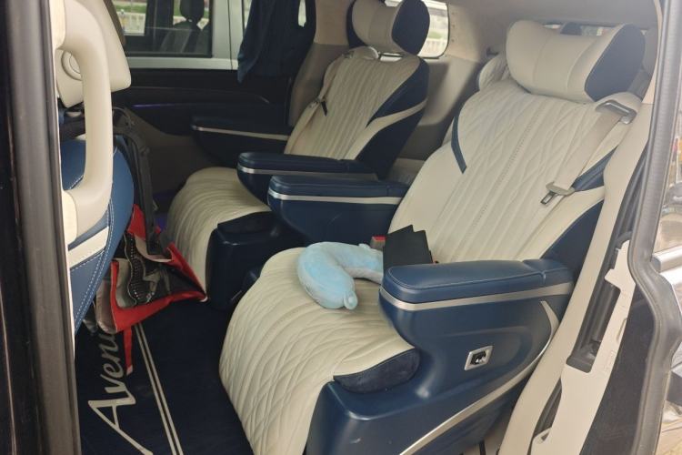 Used Buick GL8 2023 ES Lu Zun Comfort Model Left Rear Seat