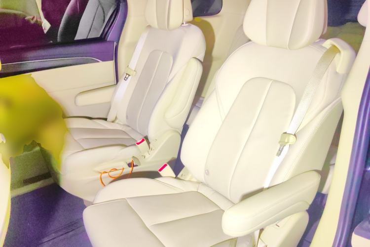 Used Buick GL8 2023 ES Lu Zun Deluxe Model Left Rear Seat