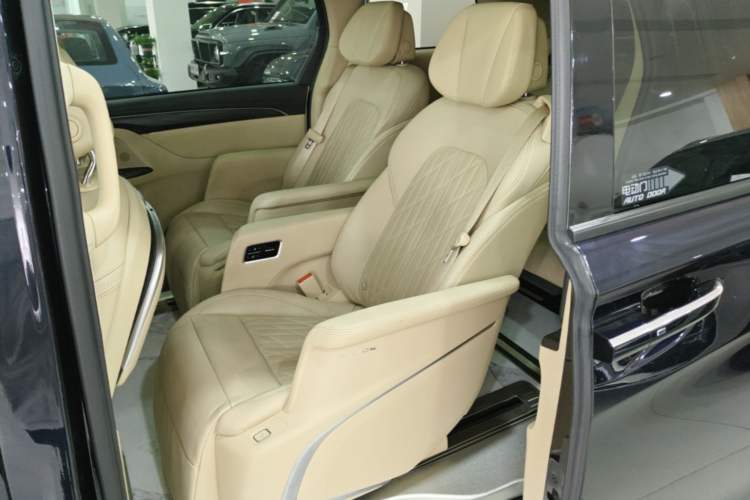 Used Buick GL8 2023 ES Lu Zun Luxury Model Left Rear Seat