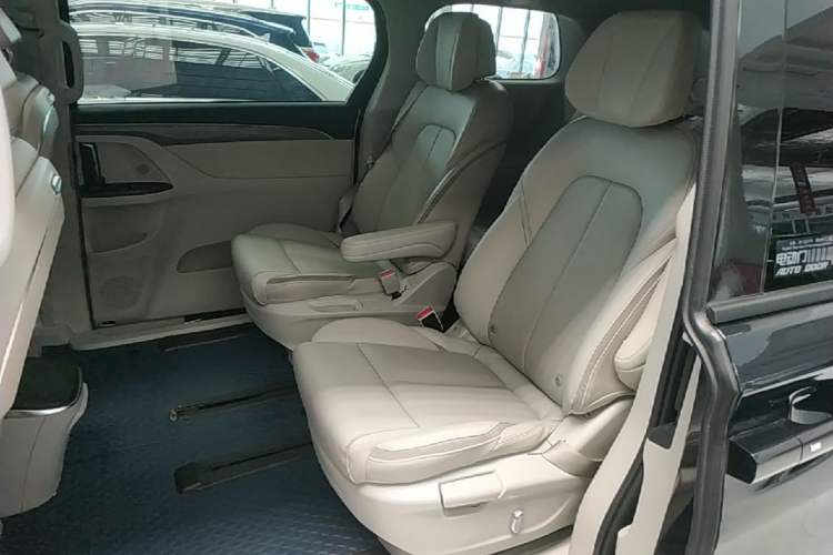 Used Buick GL8 2023 ES Lu Zun Deluxe and Yue Edition Left Rear Seat