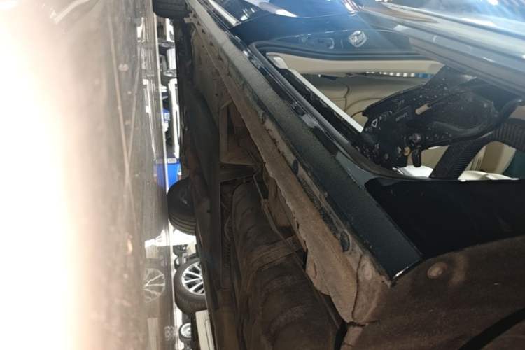Used Buick GL8 2023 ES Lu Zun Deluxe Model Left Side Sill