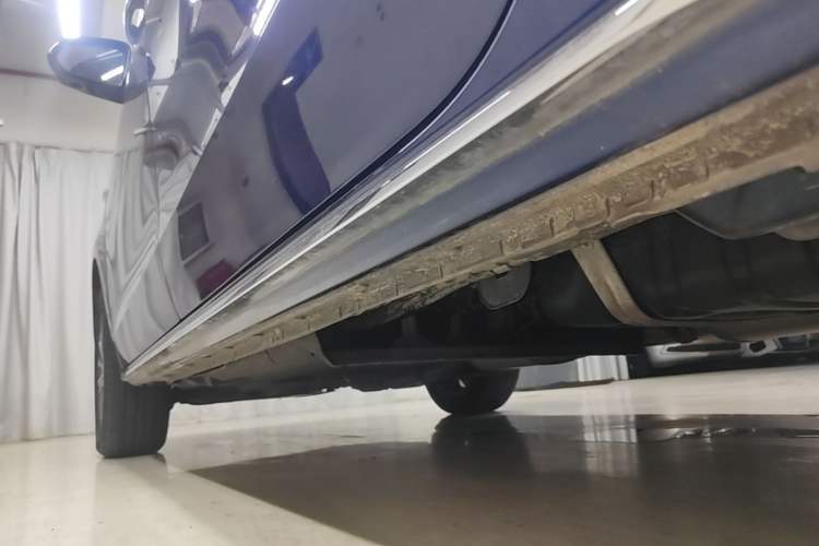 Used Buick GL8 2023 Land Executive Class 652T Luxury Model Left Side Sill