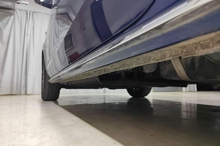Used Buick GL8 2023 Land Executive Class 652T Luxury Model Left Side Sill