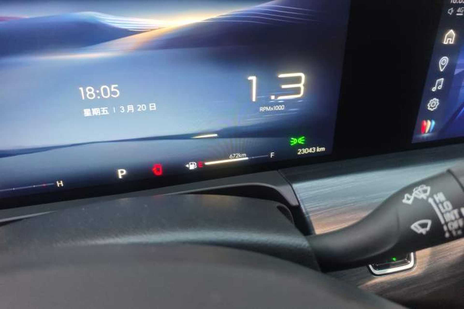 Used Buick GL8 2023 ES Lu Zun Comfort Model Odometer Close Up