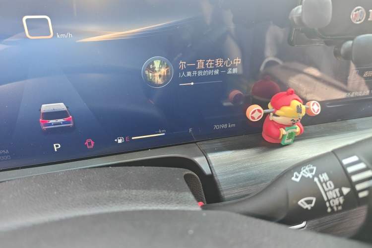 Used Buick GL8 2023 ES Lu Zun Comfort Model Odometer Close Up