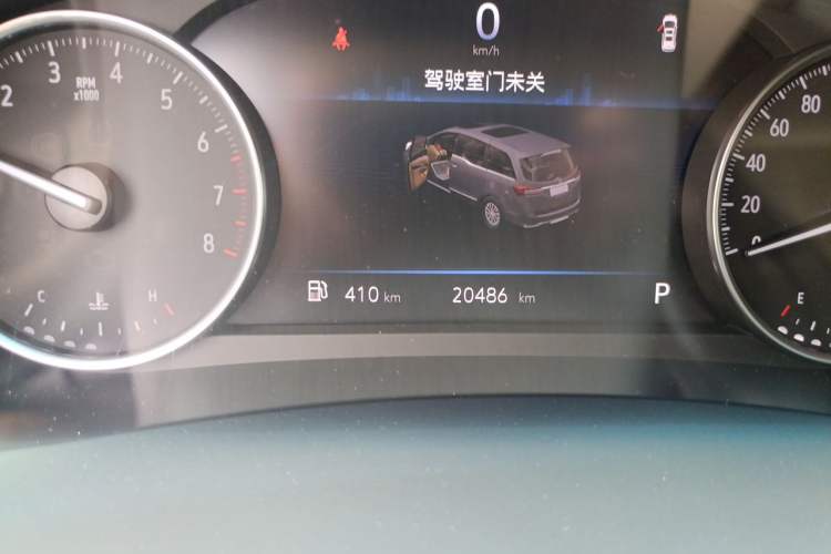 Used Buick GL8 2023 Land Business Class Smart Deluxe Model Odometer Close Up