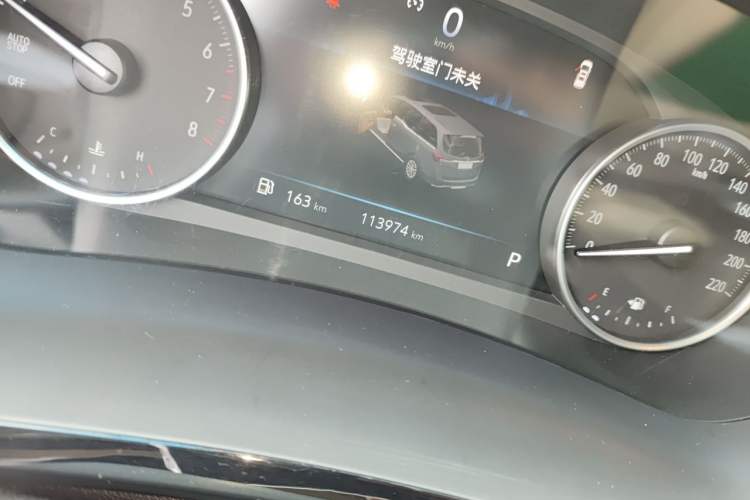 Used Buick GL8 2023 Land Executive Class 652T Smart Luxury Model Odometer Close Up