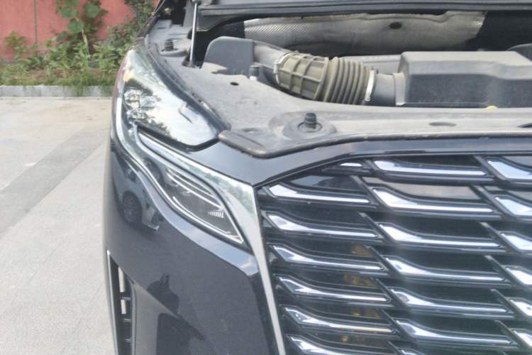 Used Buick GL8 2023 ES Lu Zun Luxury Model Right Front Headlight