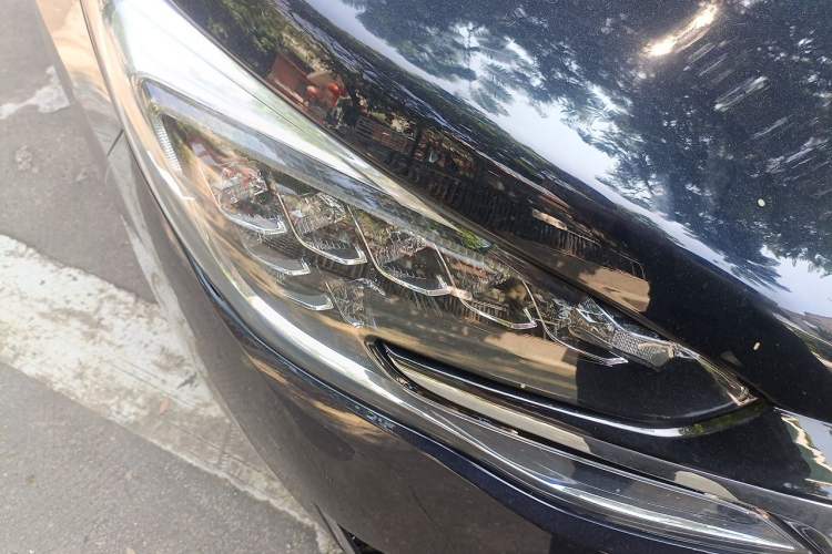 Used Buick GL8 2023 ES Lu Zun Comfort Model Right Front Headlight