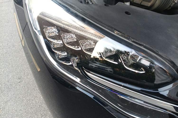 Used Buick GL8 2023 ES Lu Zun Comfort Model Right Front Headlight