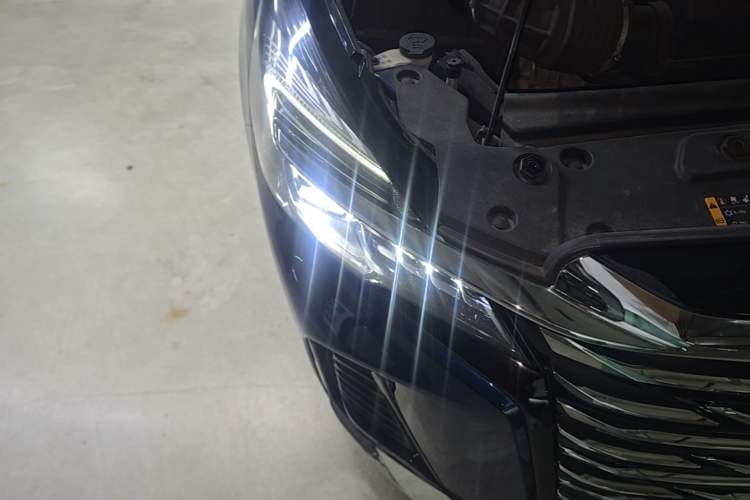 Used Buick GL8 2023 Land Executive Class 652T Luxury Model Right Front Headlight