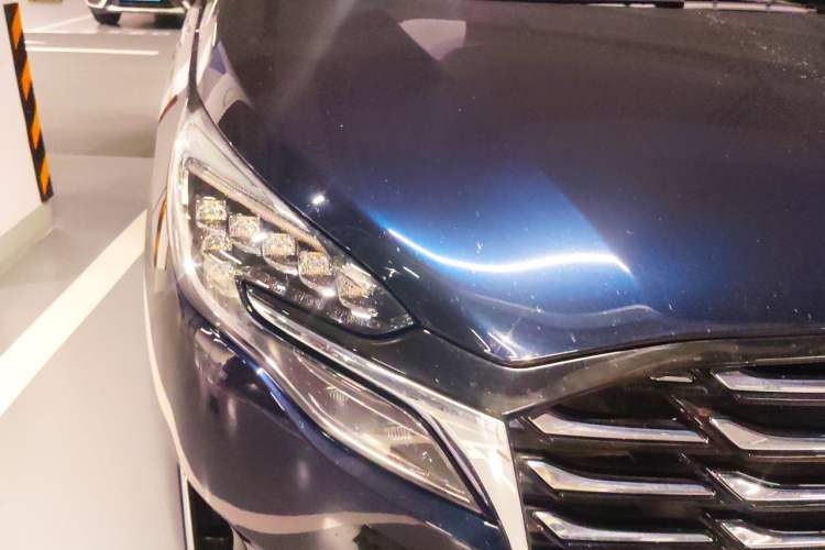 Used Buick GL8 2023 ES Lu Zun Deluxe Model Right Front Headlight