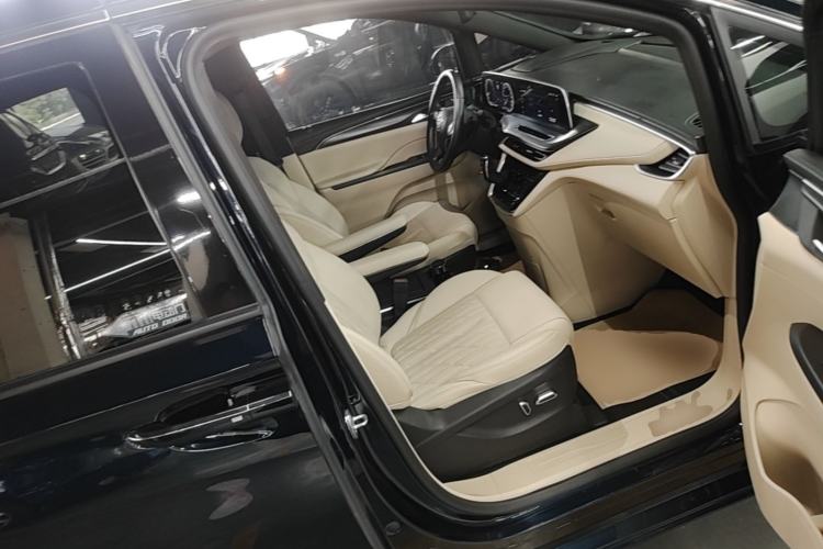 Used Buick GL8 2023 ES Lu Zun Luxury Model Right Front Seat