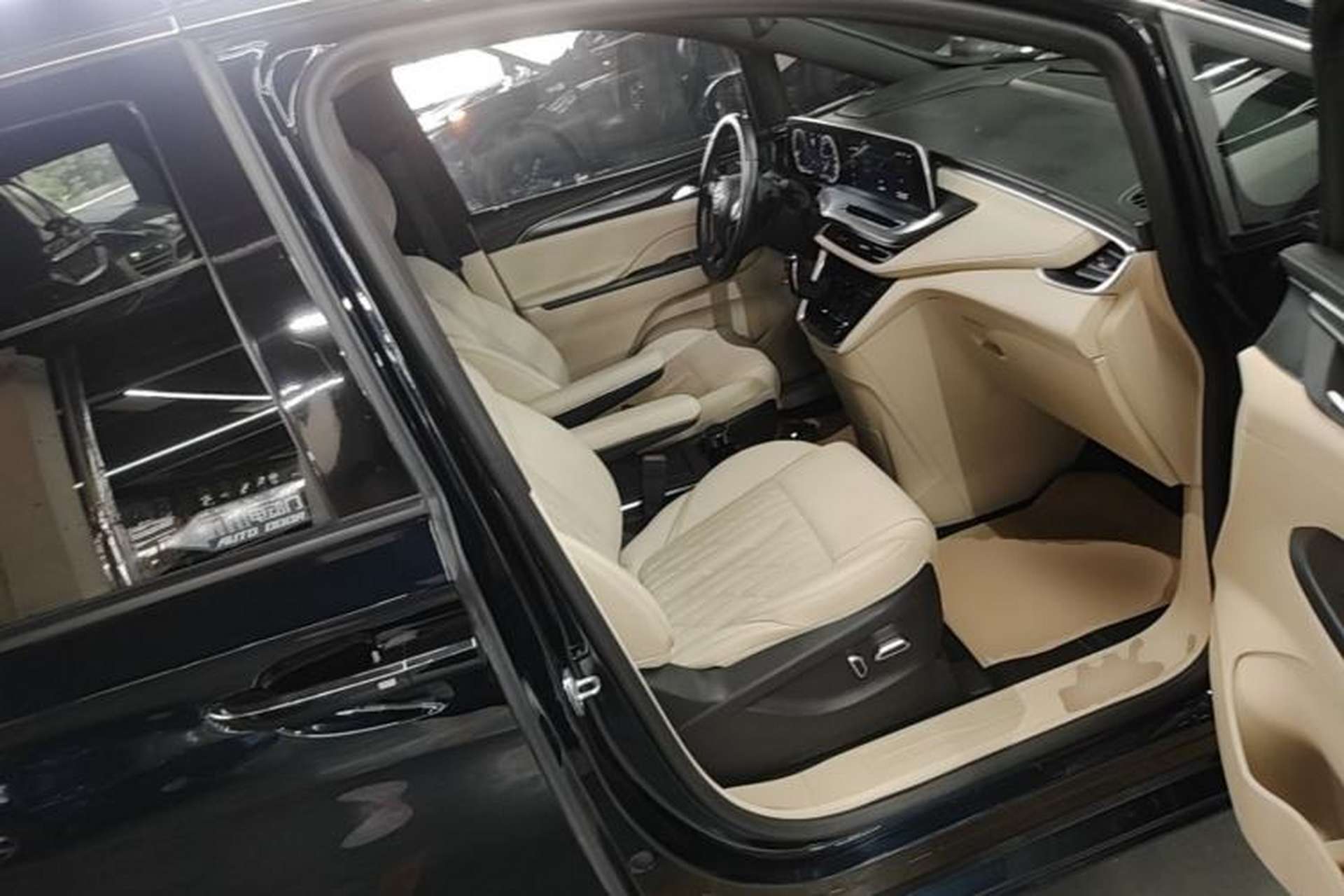 Used Buick GL8 2023 ES Lu Zun Luxury Model Right Front Seat