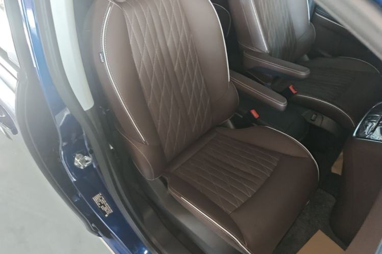 Used Buick GL8 2023 Land Executive Class 652T Luxury Model Right Front Seat