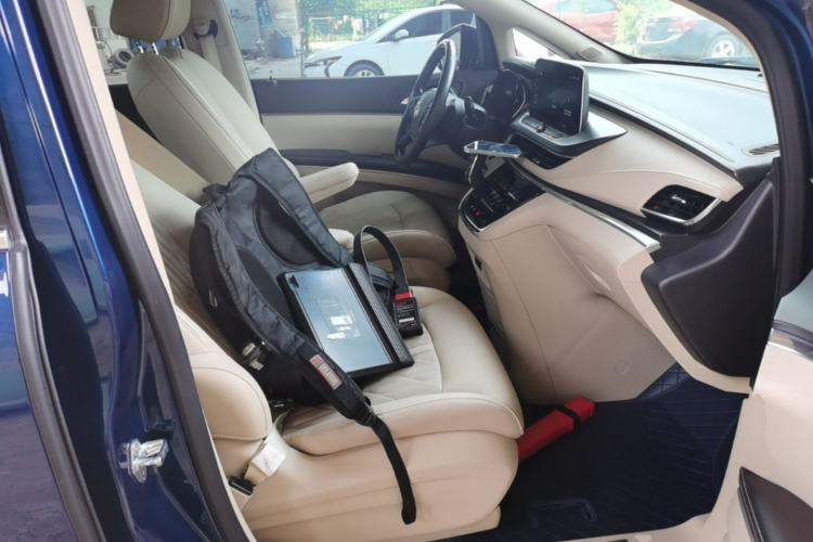 Used Buick GL8 2023 Land Business Class Smart Deluxe Model Right Front Seat