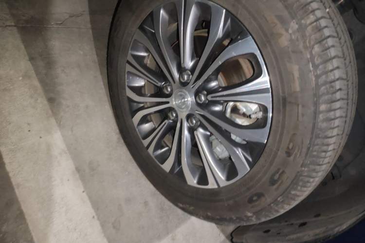 Used Buick GL8 2023 Land Executive Class Smart Enjoyment Model Right Front Wheel Hub