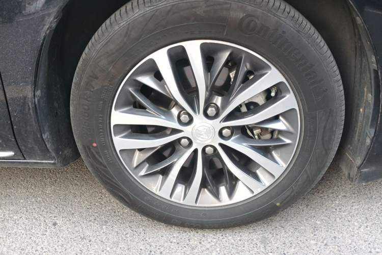 Used Buick GL8 2023 ES Lu Zun Comfort Model Right Front Wheel Hub
