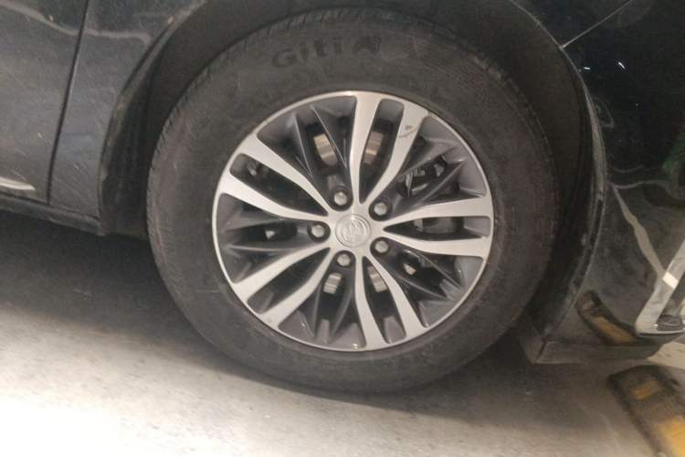 Used Buick GL8 2023 ES Lu Zun Deluxe Model Right Front Wheel Hub
