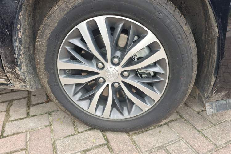 Used Buick GL8 2023 ES Lu Zun Comfort Model Right Front Wheel Hub