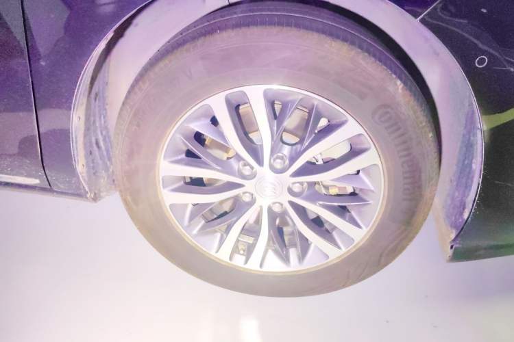 Used Buick GL8 2023 ES Lu Zun Deluxe Model Right Front Wheel Hub