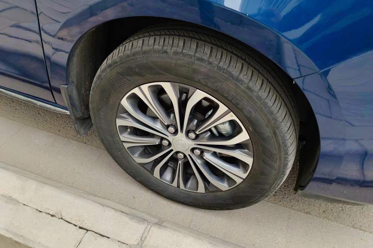 Used Buick GL8 2023 Land Executive Class Smart Enjoyment Model Right Front Wheel Hub