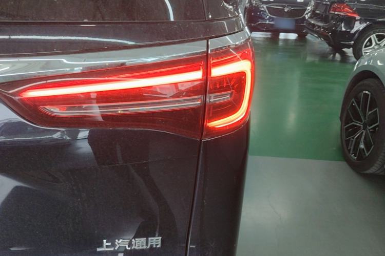 Used Buick GL8 2023 ES Lu Zun Luxury Model Right Rear Taillight