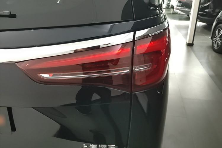 Used Buick GL8 2023 ES Lu Zun Luxury Model Right Rear Taillight