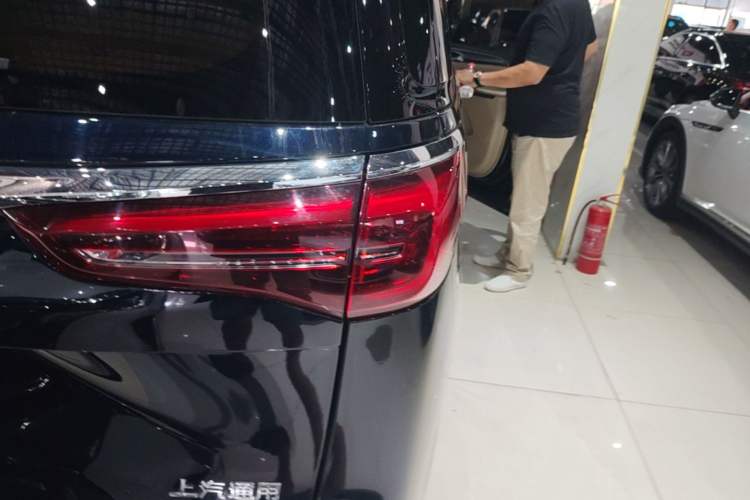 Used Buick GL8 2023 ES Lu Zun Luxury Model Right Rear Taillight