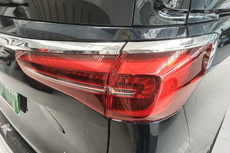 Used Buick GL8 2023 ES Lu Zun Deluxe and Yue Edition Right Rear Taillight