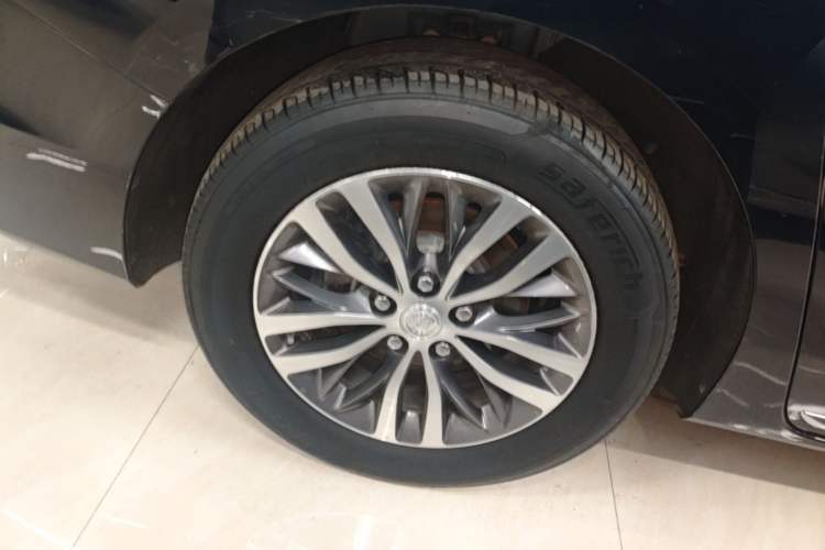 Used Buick GL8 2023 ES Lu Zun Deluxe Model Right Rear Wheel Hub