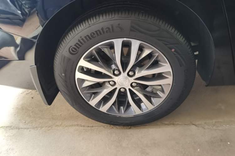 Used Buick GL8 2023 ES Lu Zun Deluxe Model Right Rear Wheel Hub