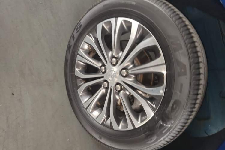 Used Buick GL8 2023 Land Executive Class 652T Luxury Model Right Rear Wheel Hub