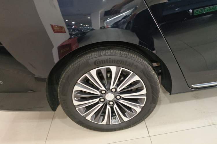 Used Buick GL8 2023 ES Lu Zun Luxury Model Right Rear Wheel Hub