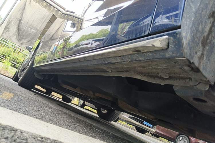 Used Buick GL8 2023 Land Executive Class 652T Luxury Model Right Side Sill