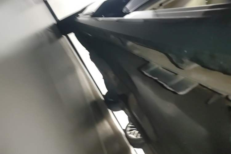 Used Buick GL8 2023 ES Lu Zun Luxury Model Right Side Sill