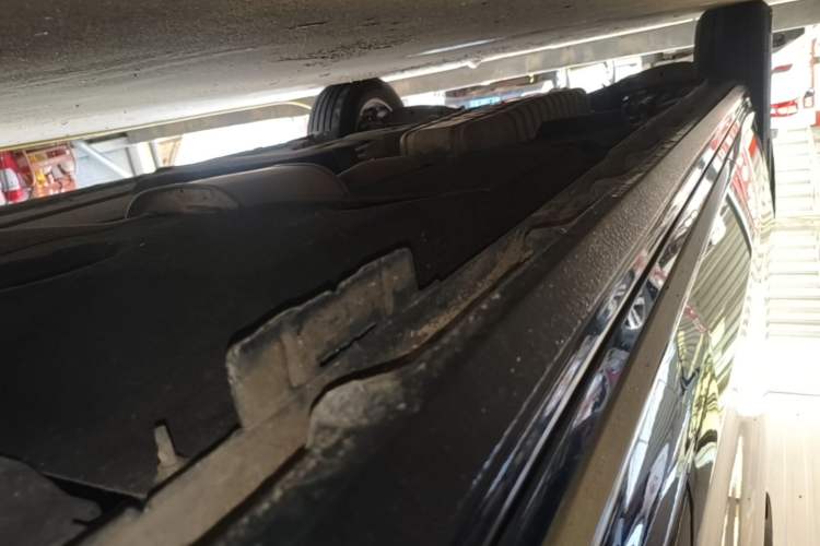 Used Buick GL8 2023 ES Lu Zun Deluxe Model Right Side Sill