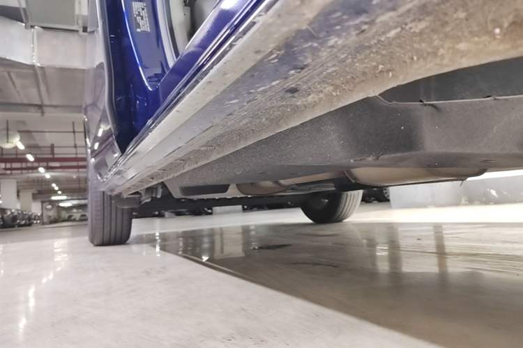Used Buick GL8 2023 Land Executive Class 652T Luxury Model Right Side Sill