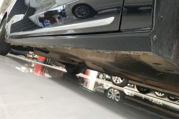 Used Buick GL8 2023 ES Lu Zun Deluxe and Yue Edition Right Side Sill