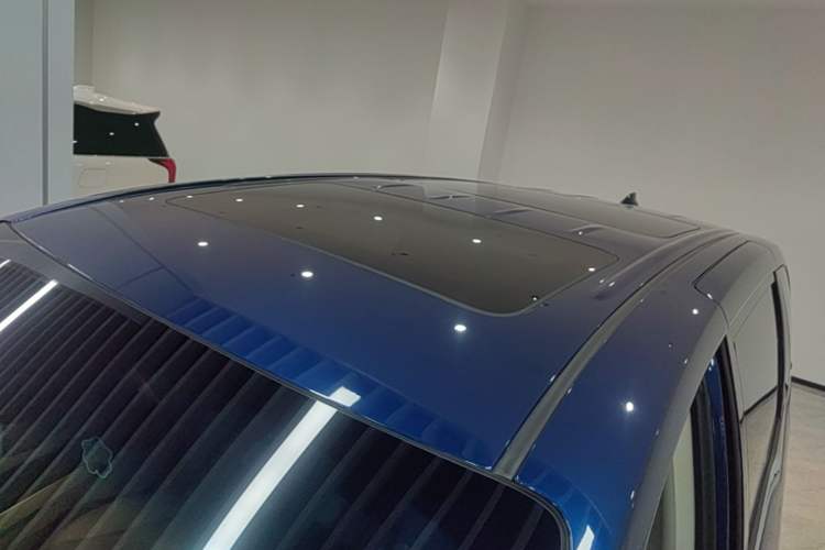 Used Buick GL8 2023 Land Executive Class Deluxe Model Roof